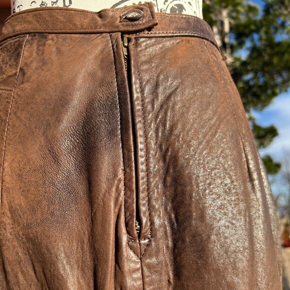 BANANA REPUBLIC Buttersoft Vintage Leather Pencil Skirt, Sz 6 w/ Tiny Flaws - Picture 12 of 15